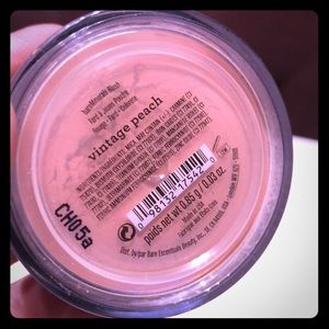 Vintage peach loose cheek color